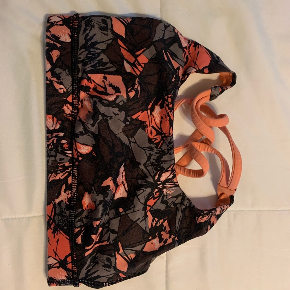 Lululemon sports bra